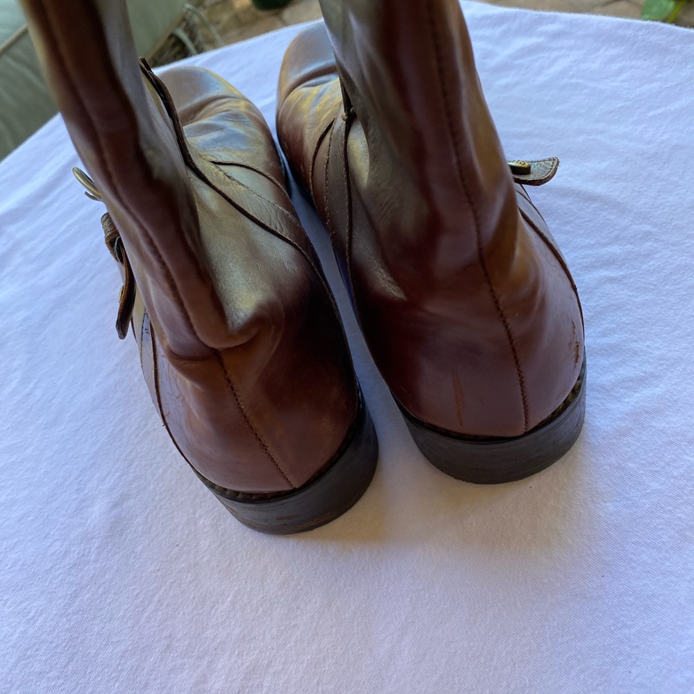 Stuart Weitzman - Picture 4 of 8